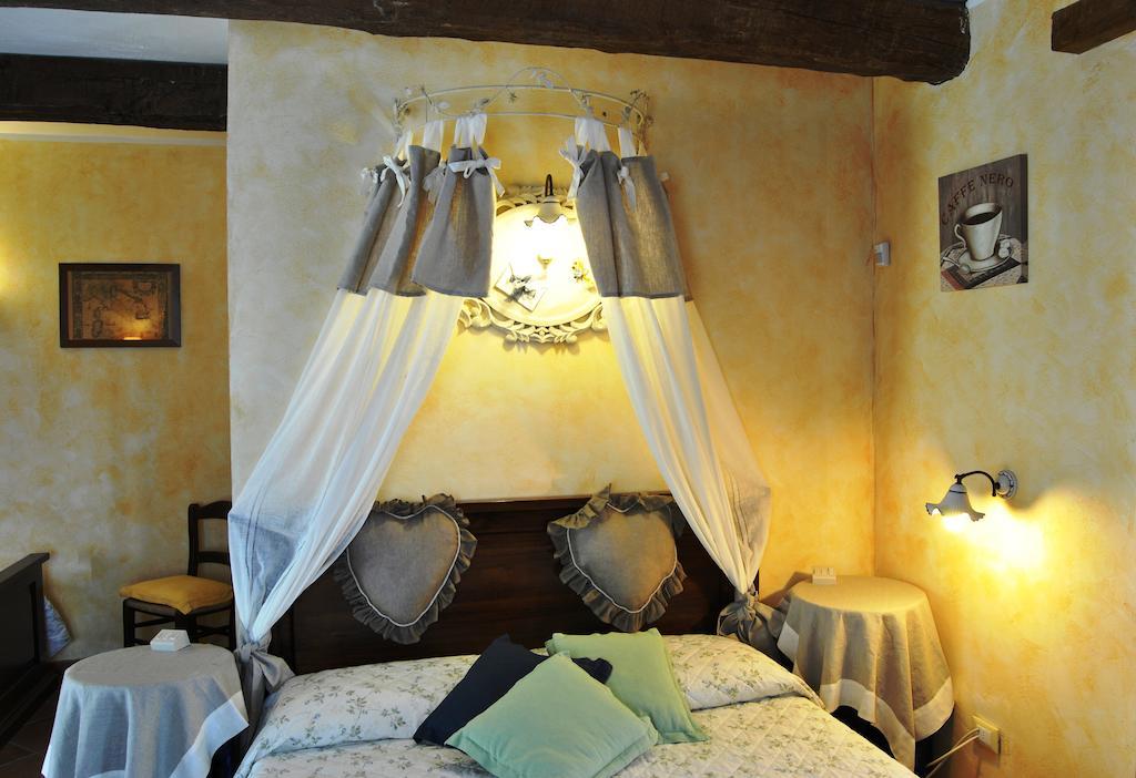 Bed and Breakfast Le Macine Del Confluente Badalucco Habitación foto