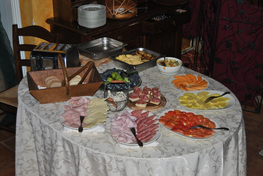 Bed and Breakfast Le Macine Del Confluente Badalucco Exterior foto